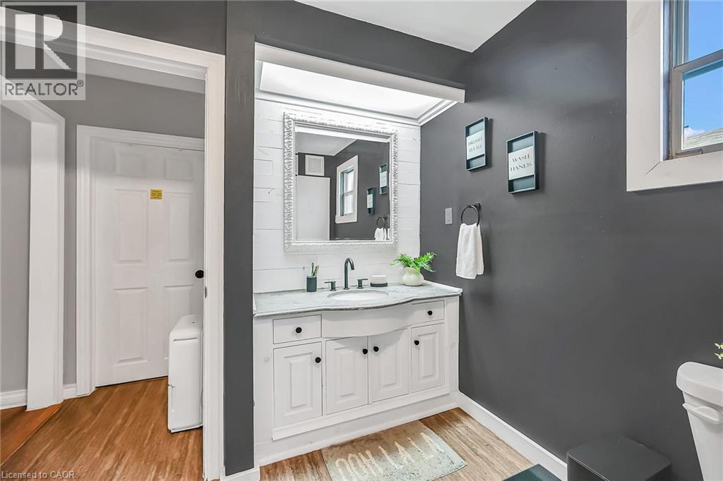 Photo 21 of 122 Fairview Avenue E, Dunnville ON