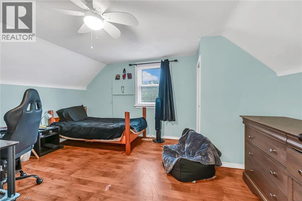 Photo 24 of 122 Fairview Avenue E, Dunnville ON