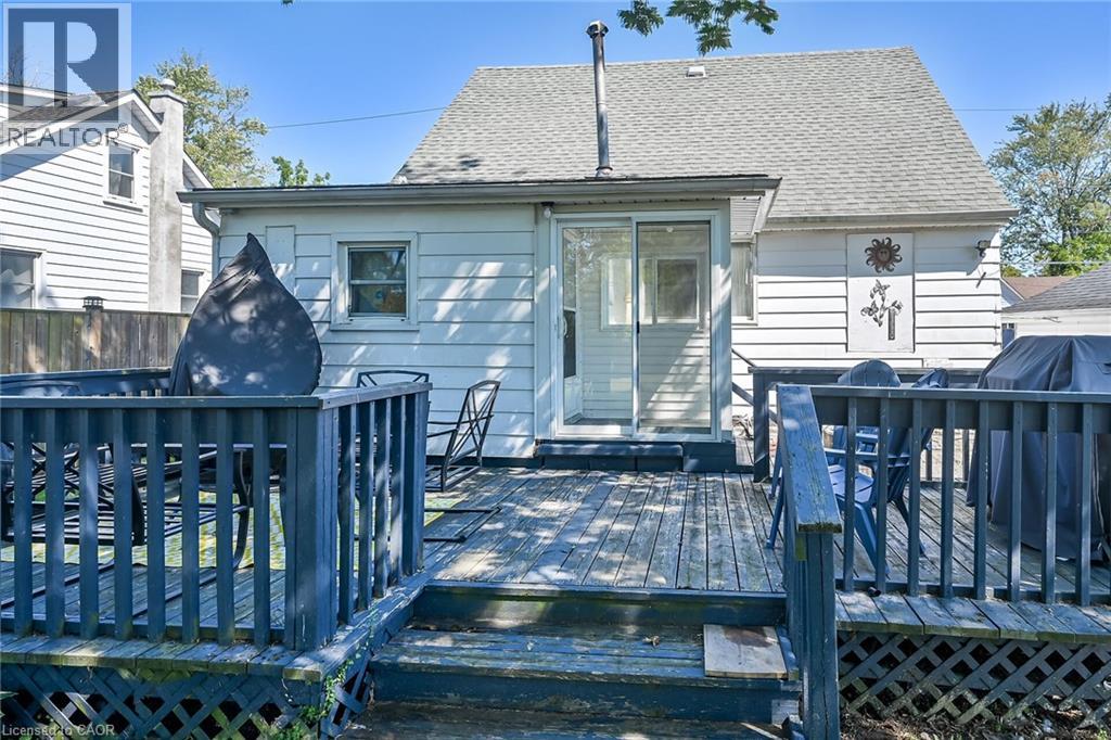 Photo 29 of 122 Fairview Avenue E, Dunnville ON