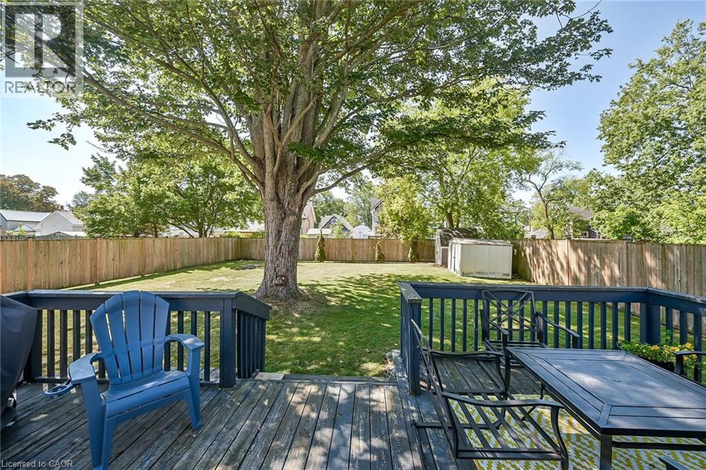 Photo 3 of 122 Fairview Avenue E, Dunnville ON