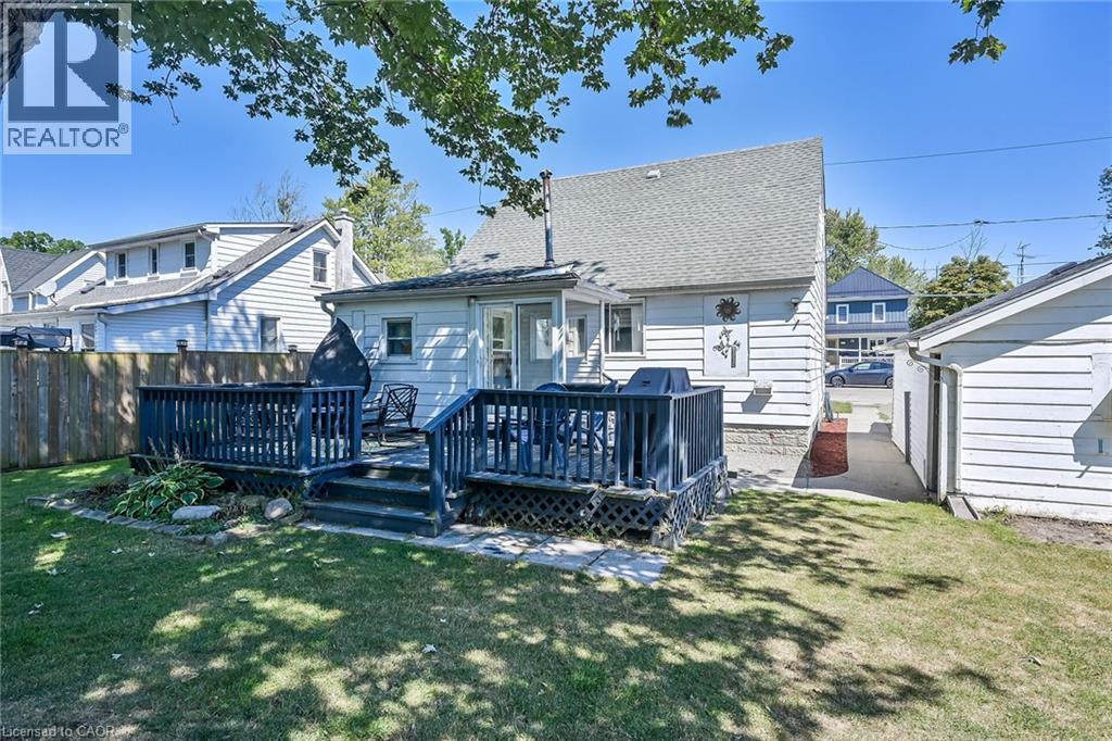Photo 32 of 122 Fairview Avenue E, Dunnville ON
