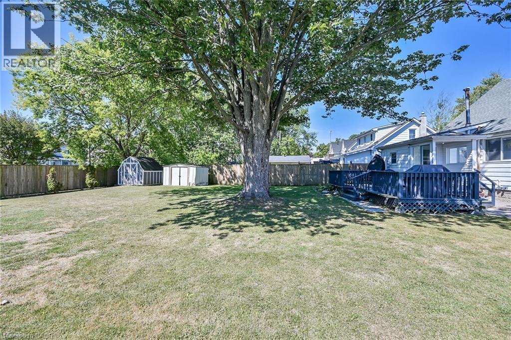 Photo 34 of 122 Fairview Avenue E, Dunnville ON