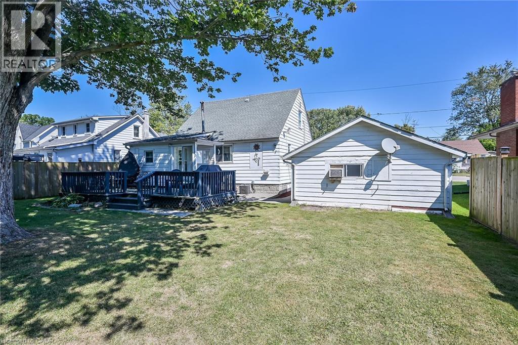 Photo 35 of 122 Fairview Avenue E, Dunnville ON