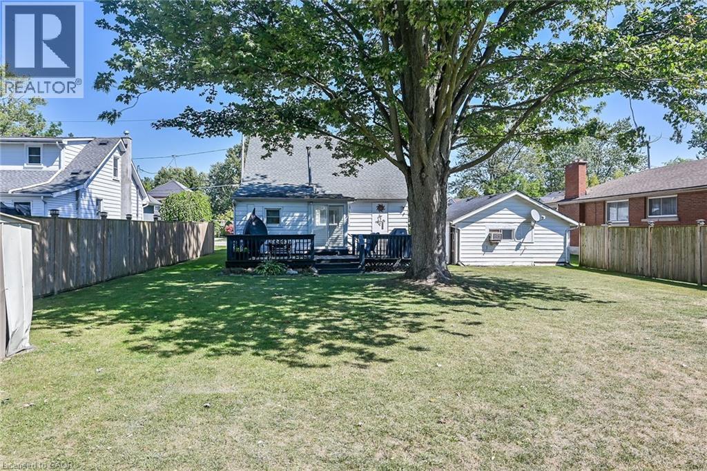 Photo 38 of 122 Fairview Avenue E, Dunnville ON