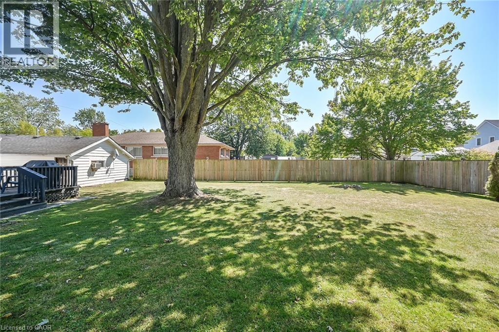 Photo 39 of 122 Fairview Avenue E, Dunnville ON
