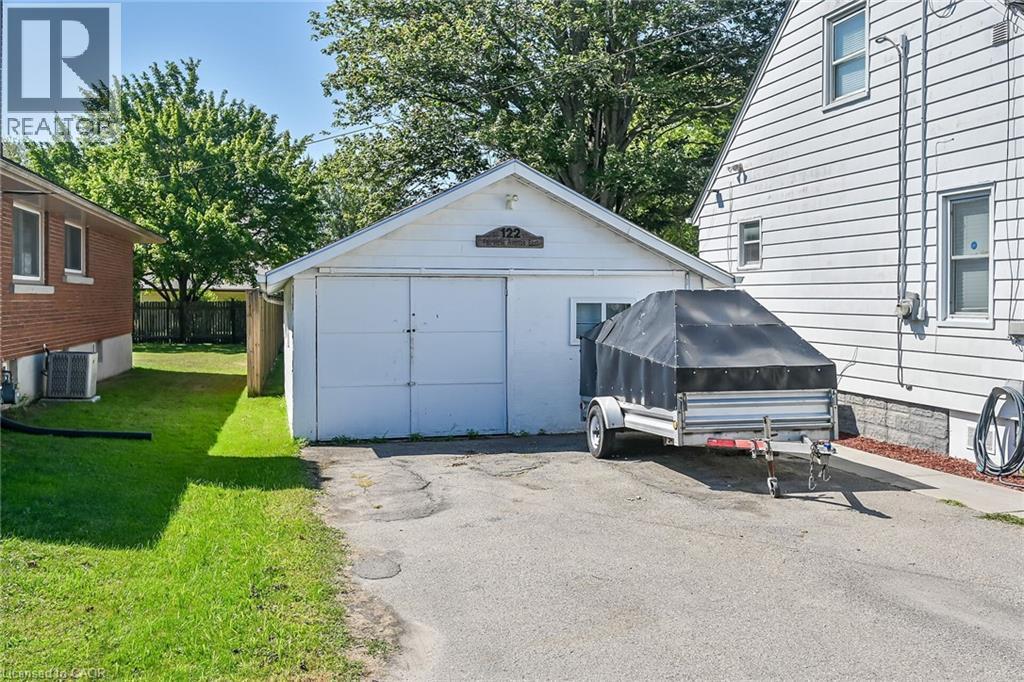 Photo 40 of 122 Fairview Avenue E, Dunnville ON