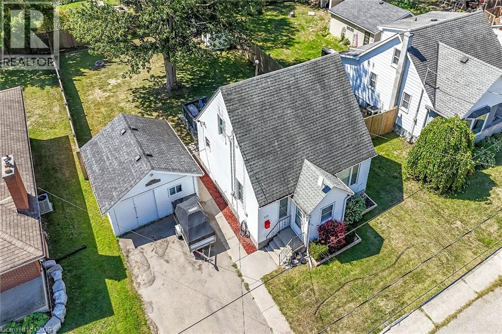 Photo 43 of 122 Fairview Avenue E, Dunnville ON