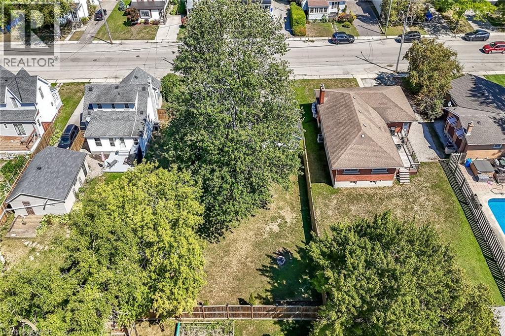 Photo 47 of 122 Fairview Avenue E, Dunnville ON
