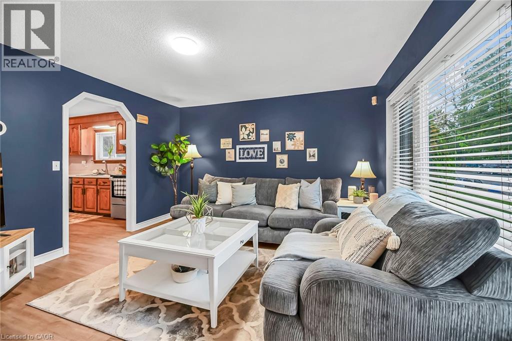 Photo 7 of 122 Fairview Avenue E, Dunnville ON