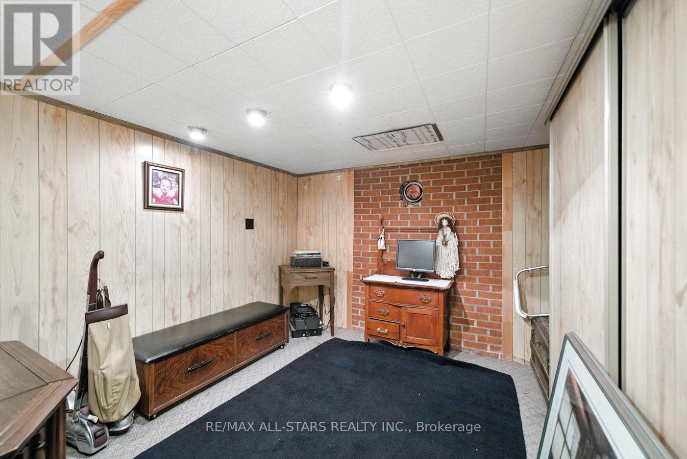 Photo 27 of 109 Sherwood Avenue, Oshawa ON