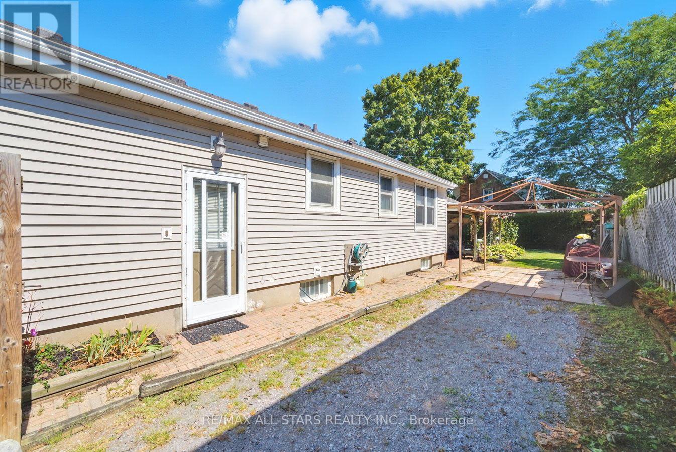 Photo 34 of 109 Sherwood Avenue, Oshawa ON
