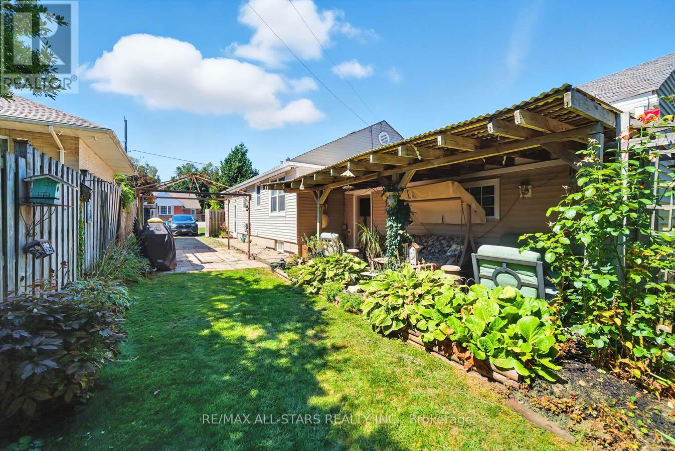Photo 38 of 109 Sherwood Avenue, Oshawa ON