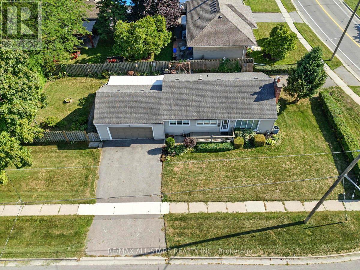 Photo 4 of 109 Sherwood Avenue, Oshawa ON