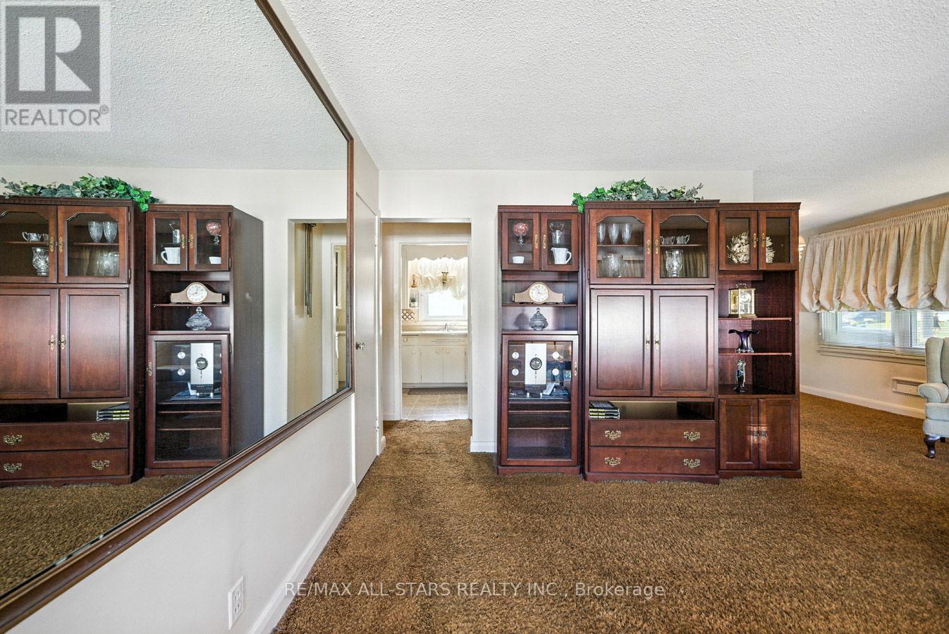 Photo 6 of 109 Sherwood Avenue, Oshawa ON