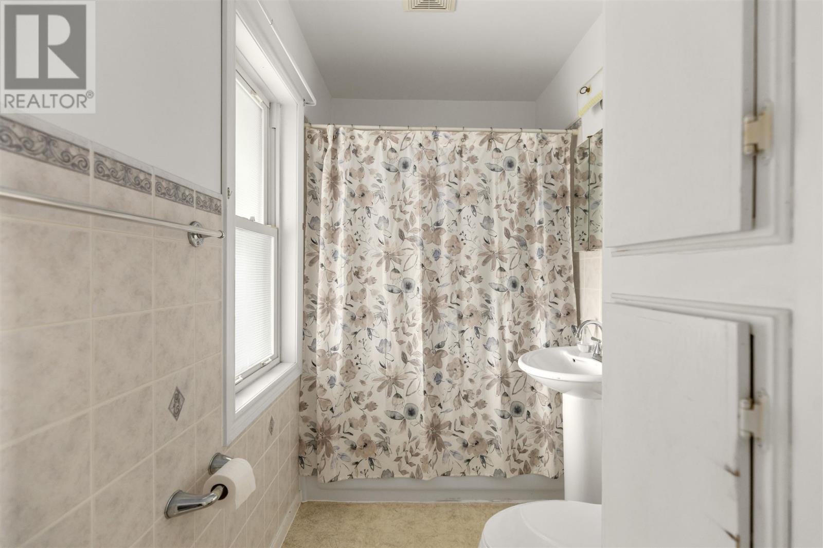 Photo 14 of 1287 Wellington St E, Sault Ste Marie ON