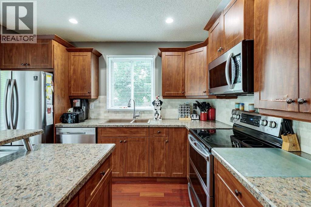 Photo 10 of 888 Riverbend Drive Se, Calgary AB
