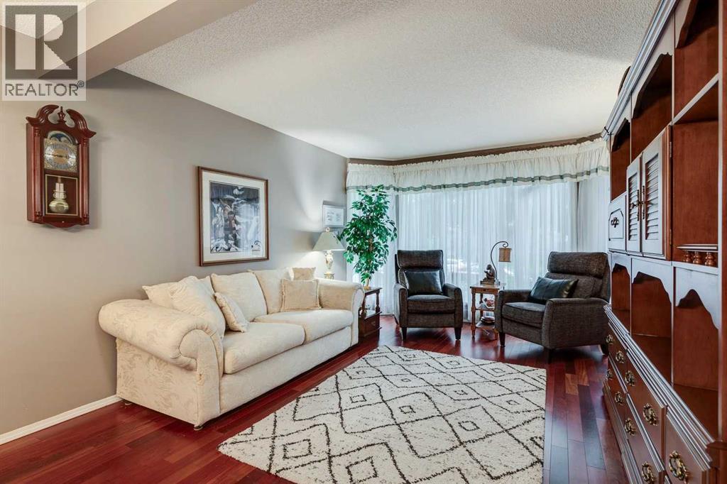 Photo 5 of 888 Riverbend Drive Se, Calgary AB