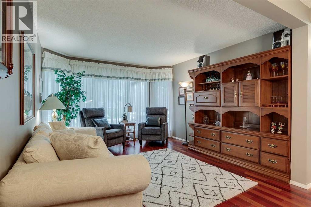 Photo 6 of 888 Riverbend Drive Se, Calgary AB