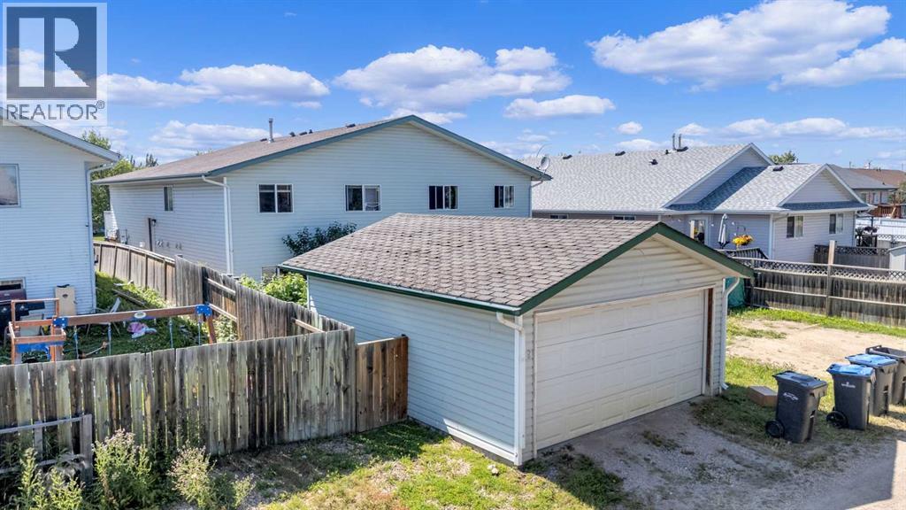 Photo 26 of 49 Old Boomer Road, Sylvan Lake AB