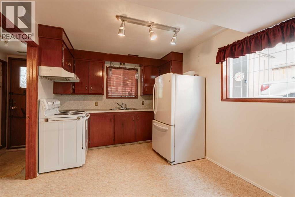 Photo 17 of 2021 33 Street Sw, Calgary AB