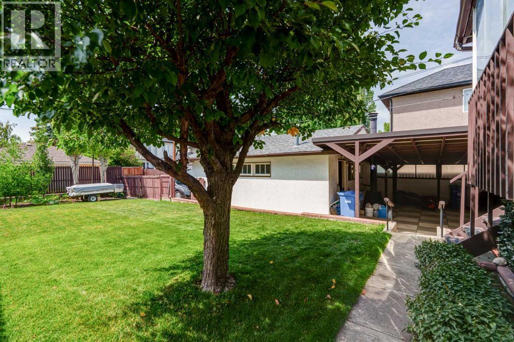 Photo 25 of 2021 33 Street Sw, Calgary AB