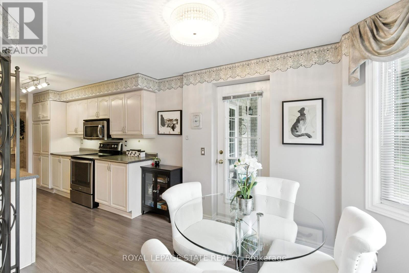 Photo 13 of 101 980 Golf Links Road, Hamilton ON