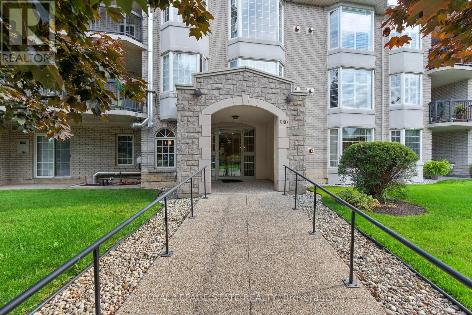 Photo 2 of 101 980 Golf Links Road, Hamilton ON