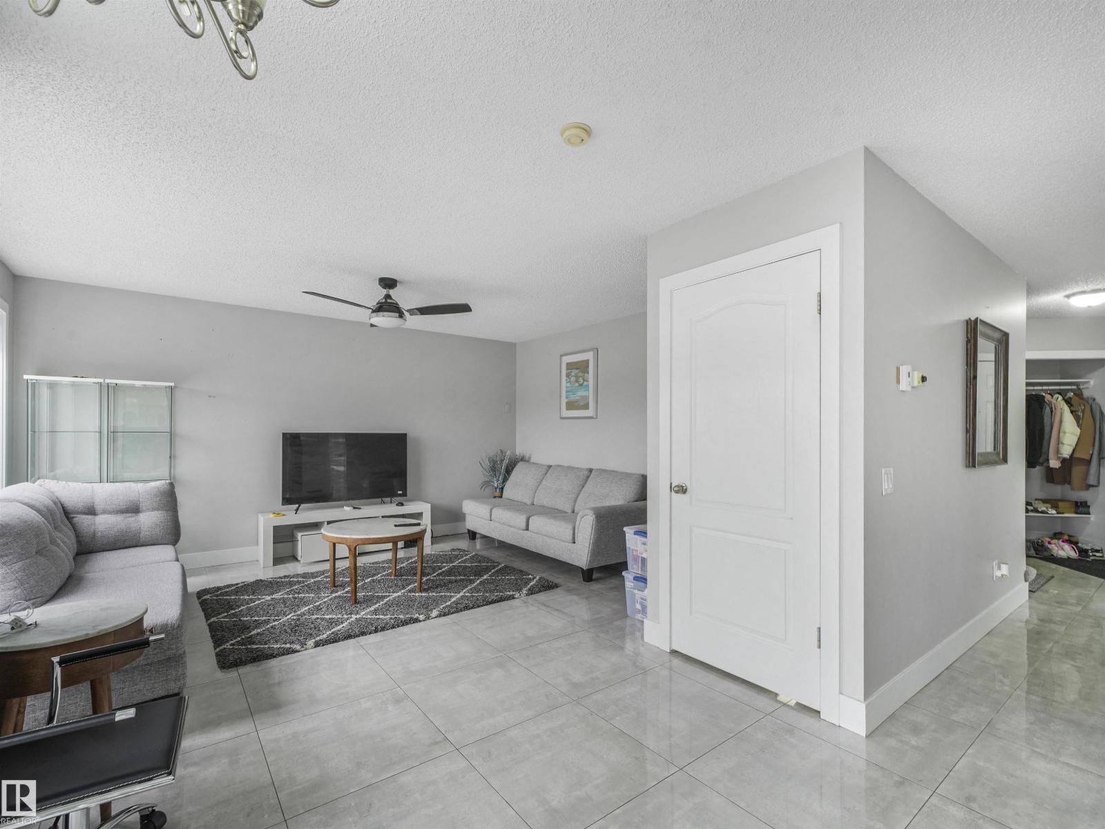 Photo 17 of 3707 28 St Nw, Edmonton AB