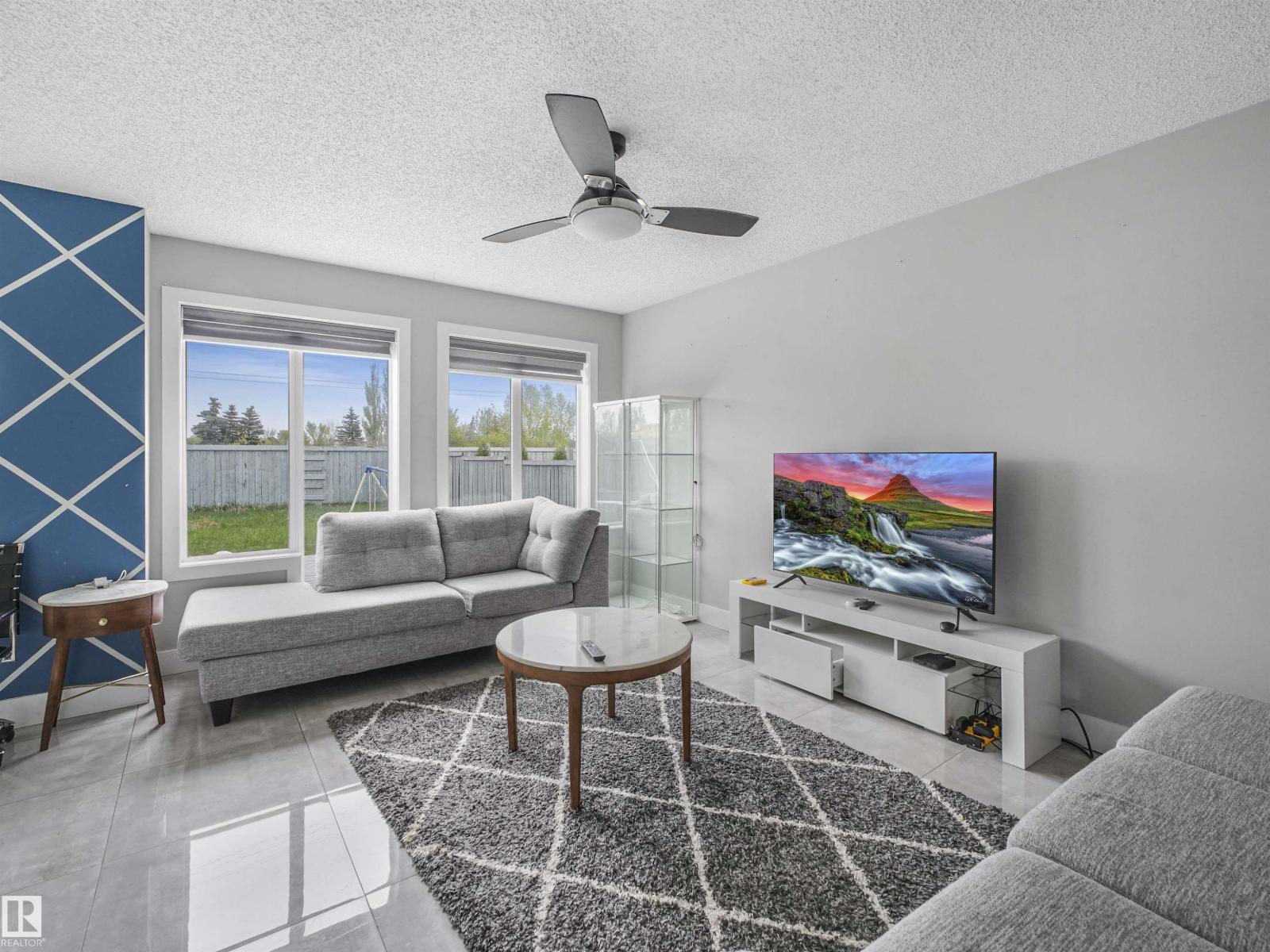 Photo 18 of 3707 28 St Nw, Edmonton AB