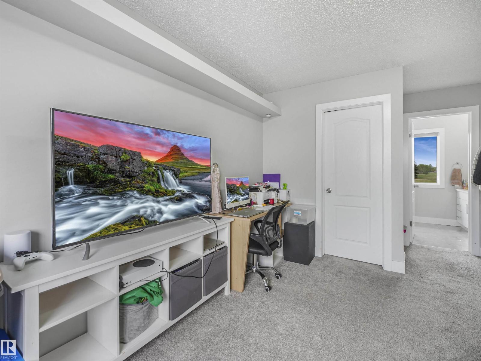 Photo 22 of 3707 28 St Nw, Edmonton AB
