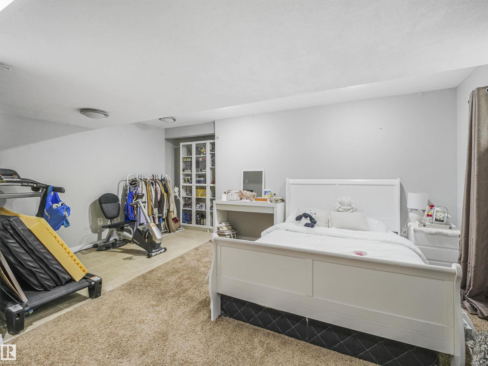 Photo 27 of 3707 28 St Nw, Edmonton AB