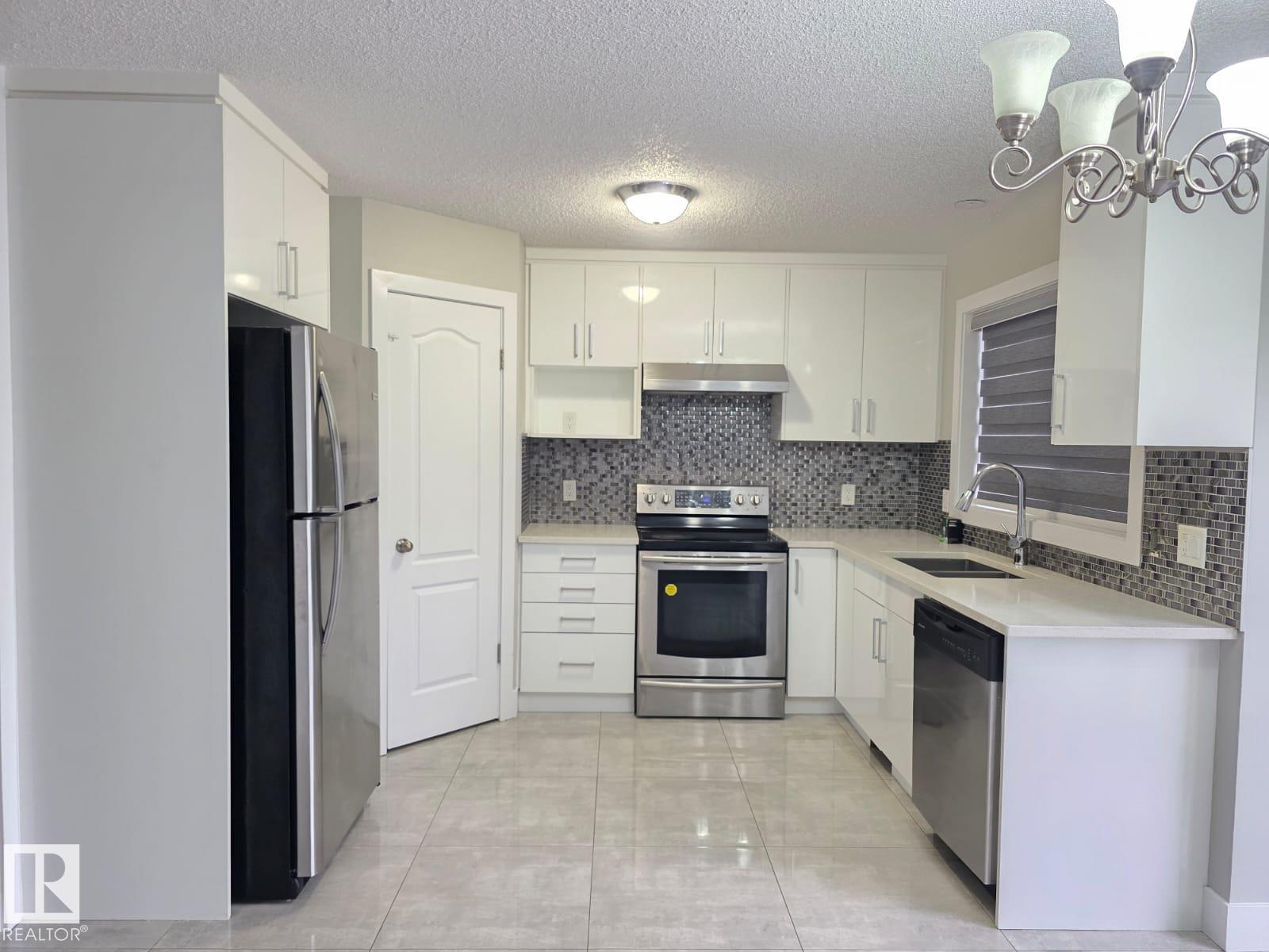 Photo 32 of 3707 28 St Nw, Edmonton AB