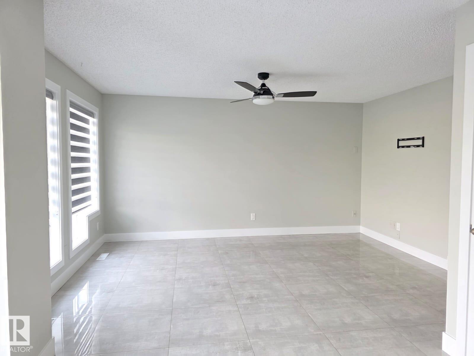 Photo 33 of 3707 28 St Nw, Edmonton AB