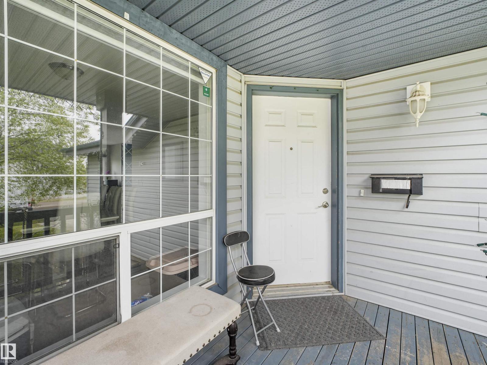 Photo 4 of 3707 28 St Nw, Edmonton AB