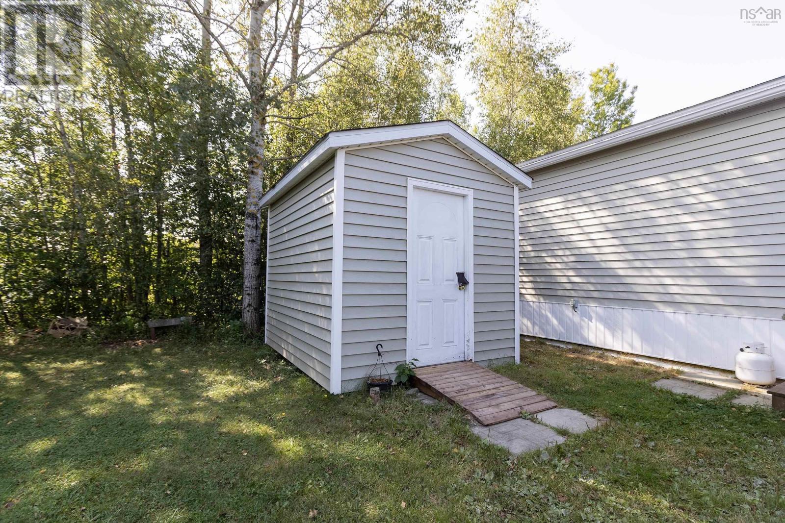 Photo 4 of 51 Pinehurst Street, Amherst NS