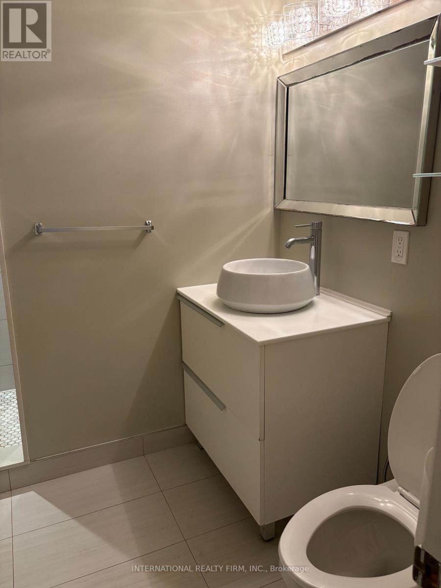 Photo 10 of Bsmt 76 Rockport Crescent, Richmond Hill ON