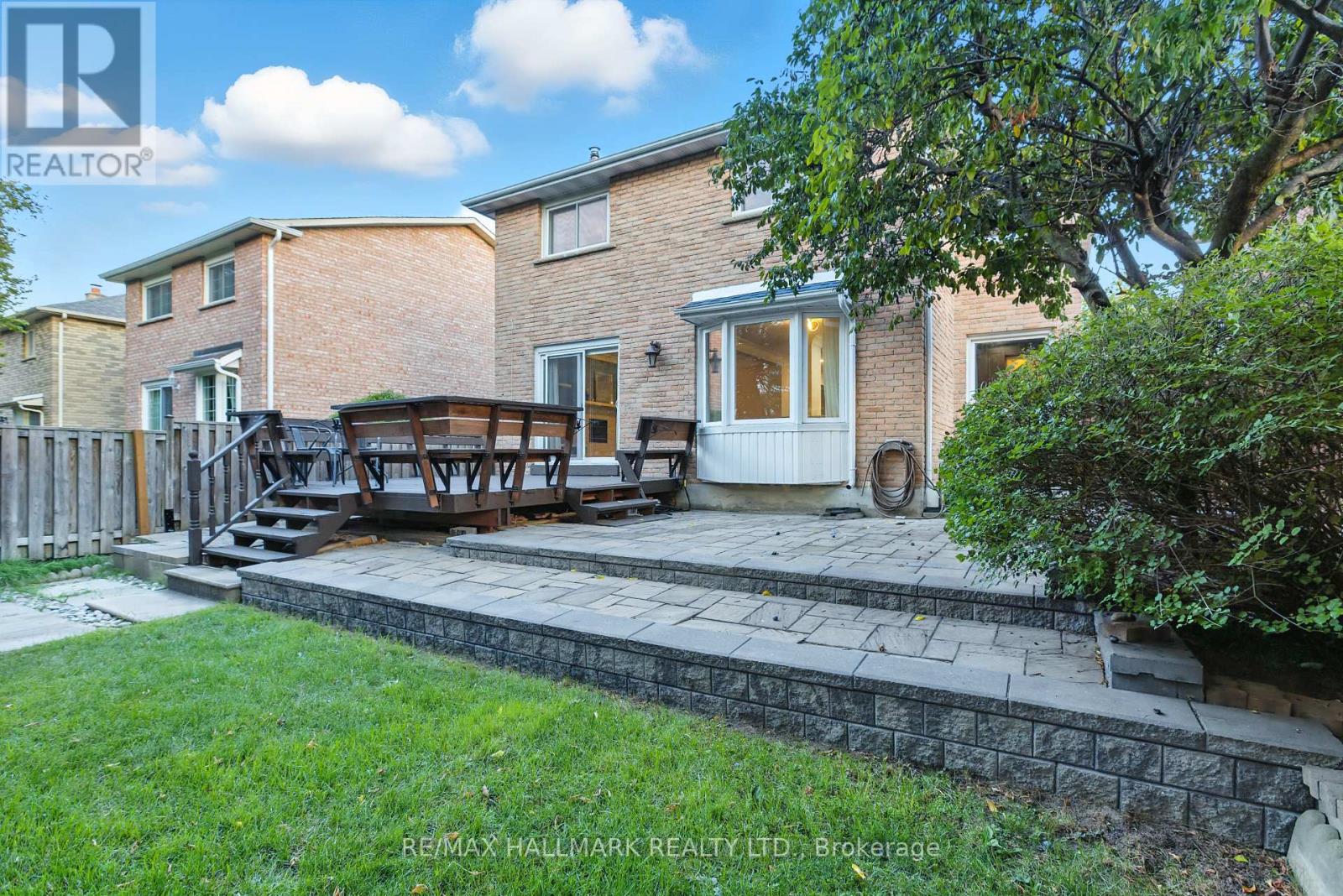 Photo 45 of 100 Eleanor Circle, Richmond Hill ON