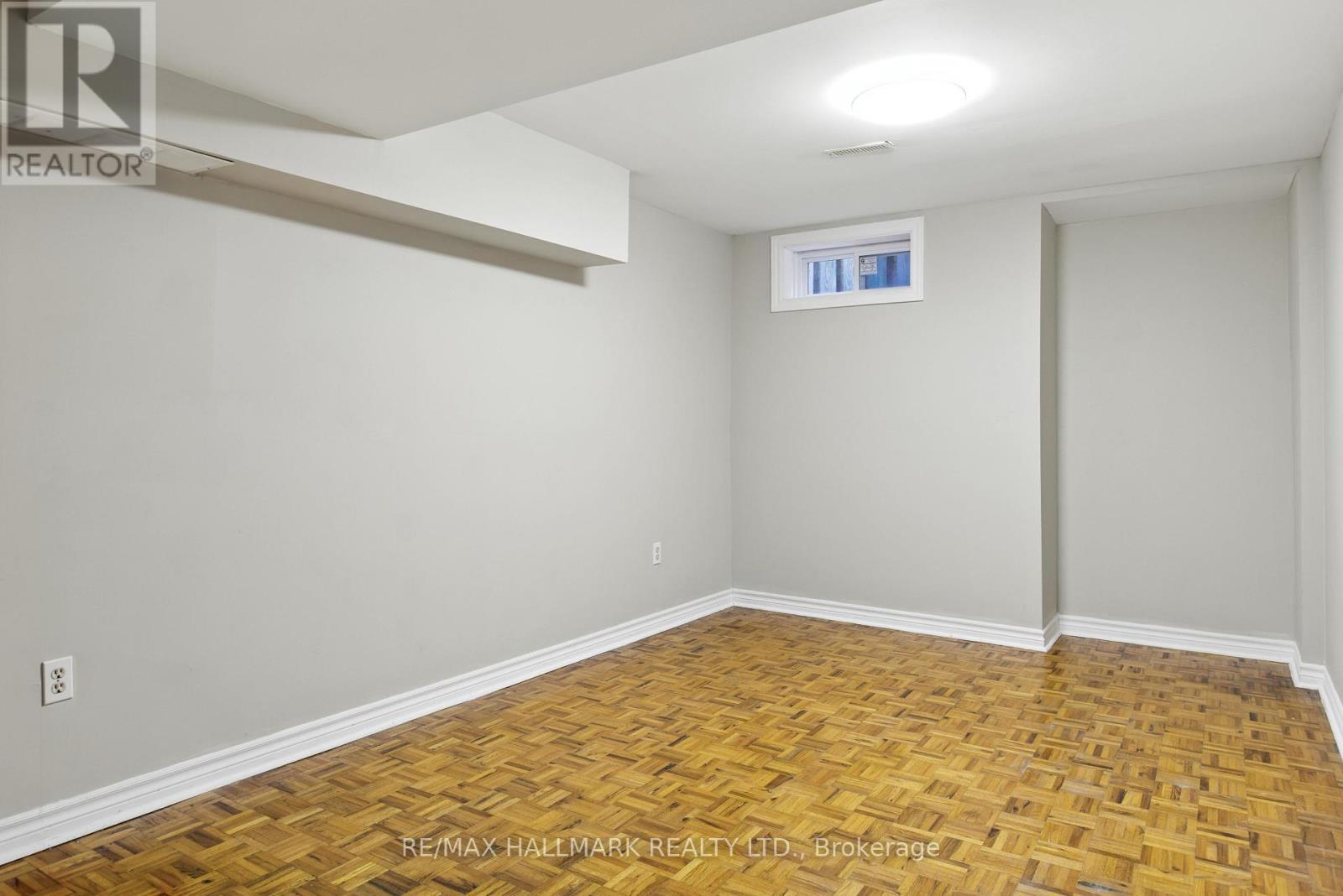 Photo 40 of 100 Eleanor Circle, Richmond Hill ON