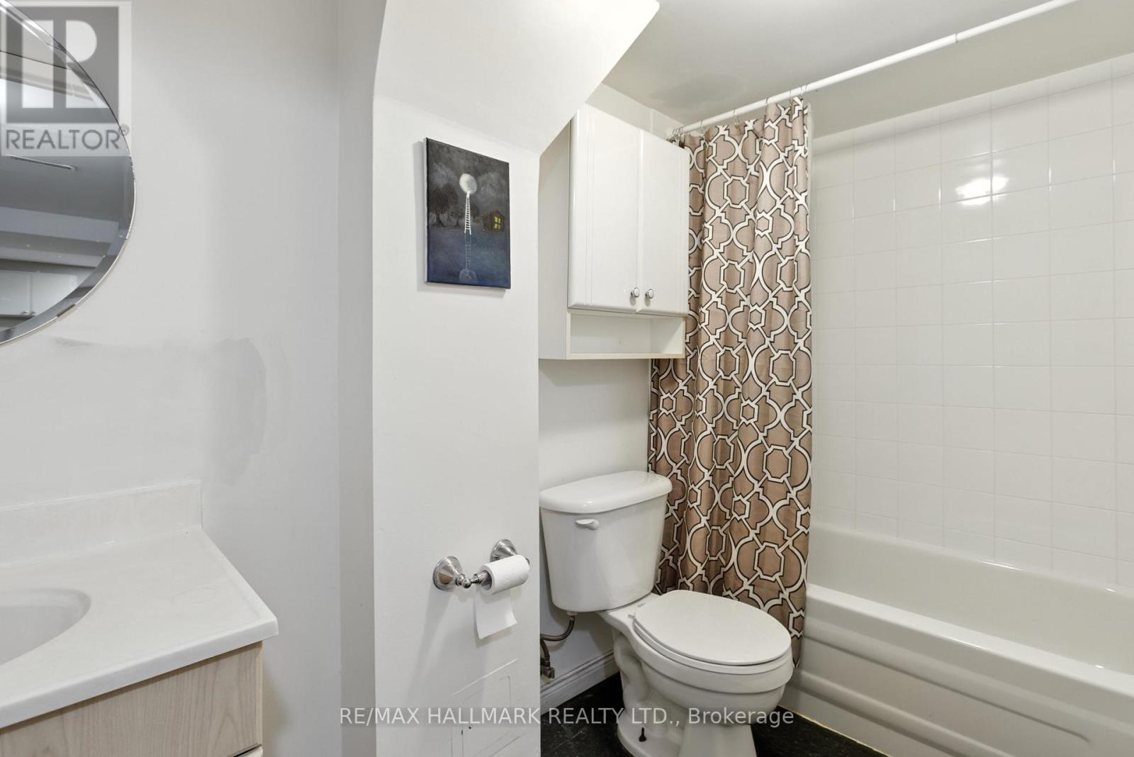Photo 44 of 100 Eleanor Circle, Richmond Hill ON