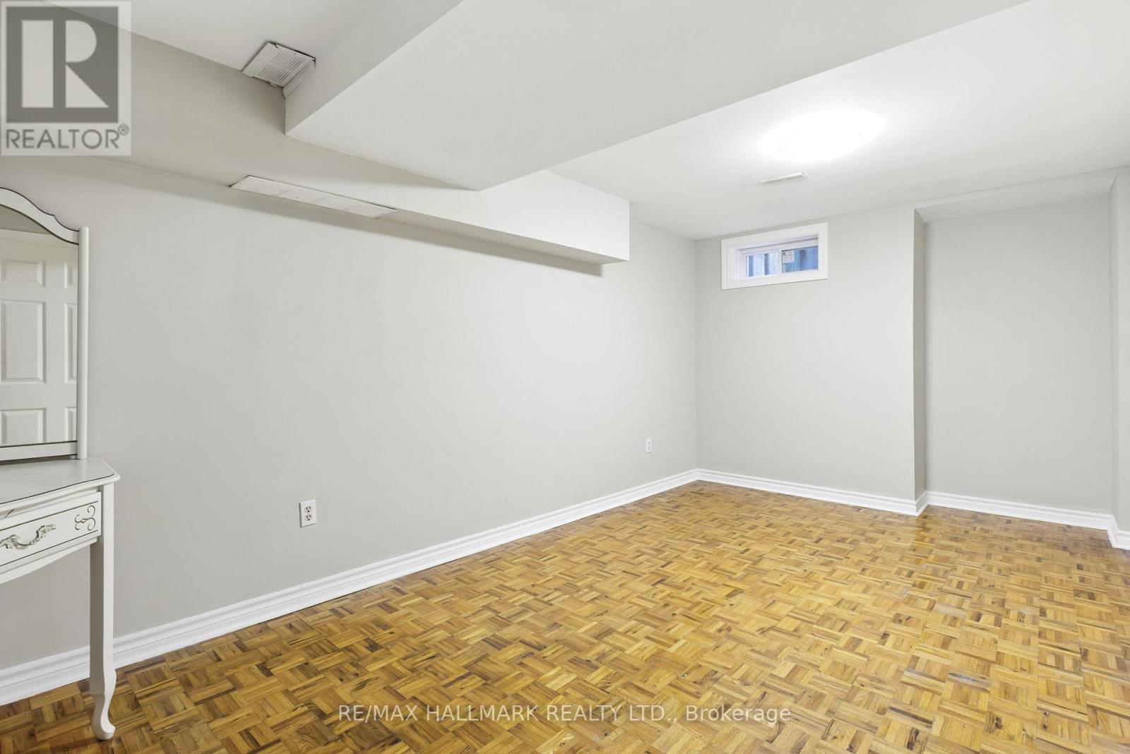 Photo 41 of 100 Eleanor Circle, Richmond Hill ON