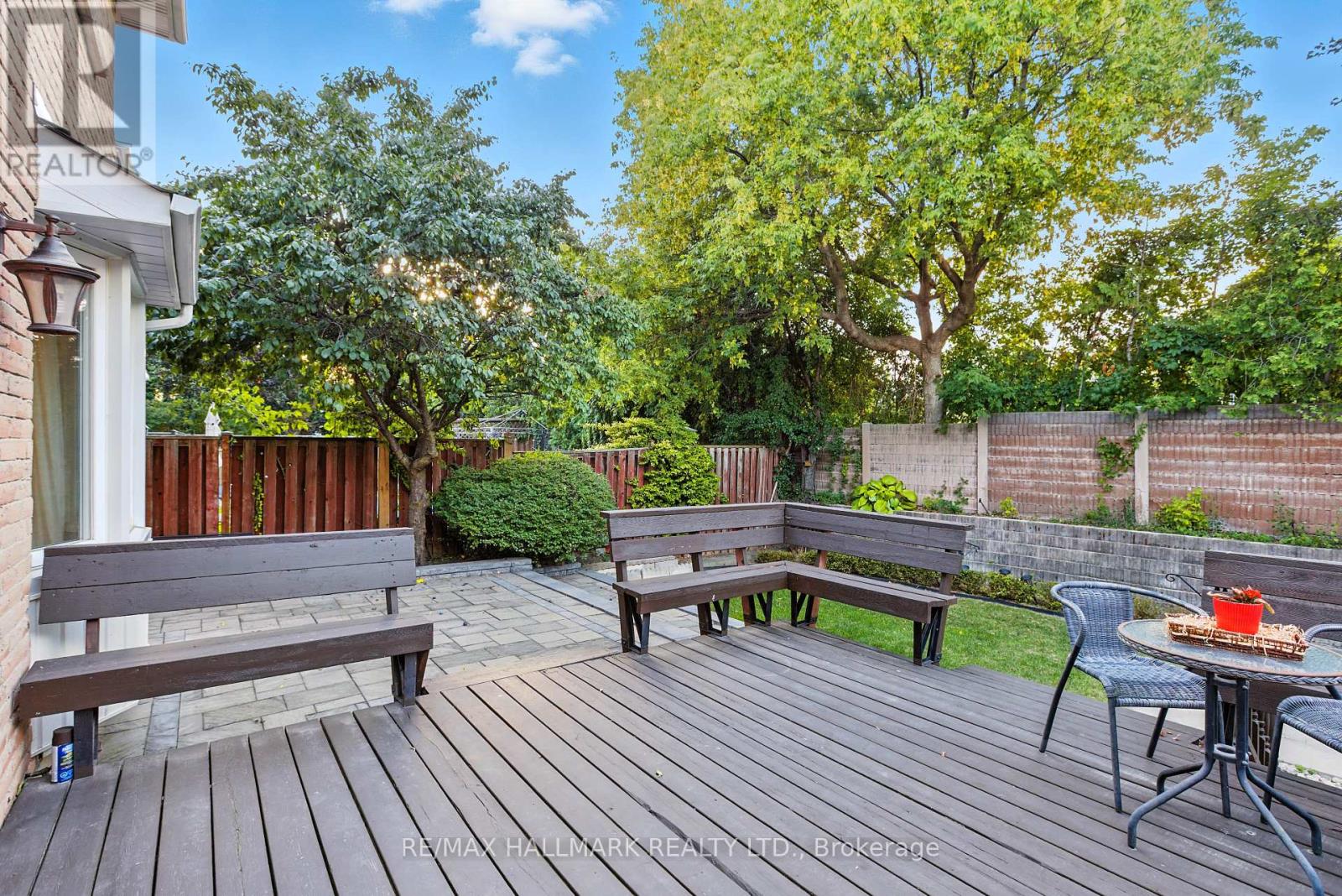 Photo 48 of 100 Eleanor Circle, Richmond Hill ON