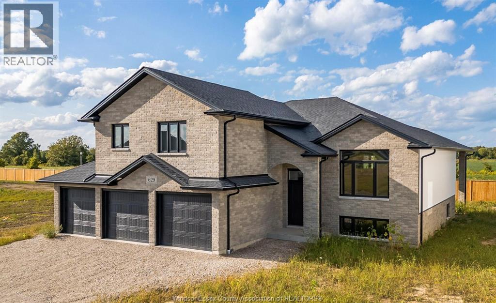 Photo 1 of 629 Summit Street, Lakeshore ON