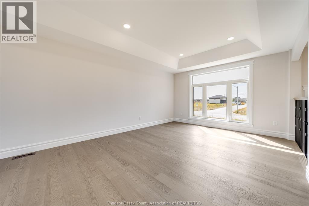 Photo 12 of 629 Summit Street, Lakeshore ON