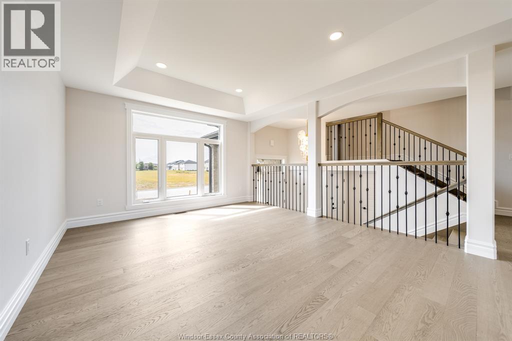 Photo 13 of 629 Summit Street, Lakeshore ON