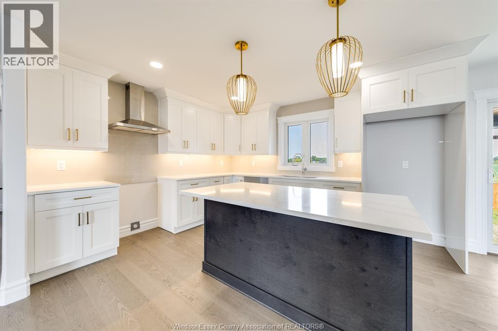 Photo 19 of 629 Summit Street, Lakeshore ON