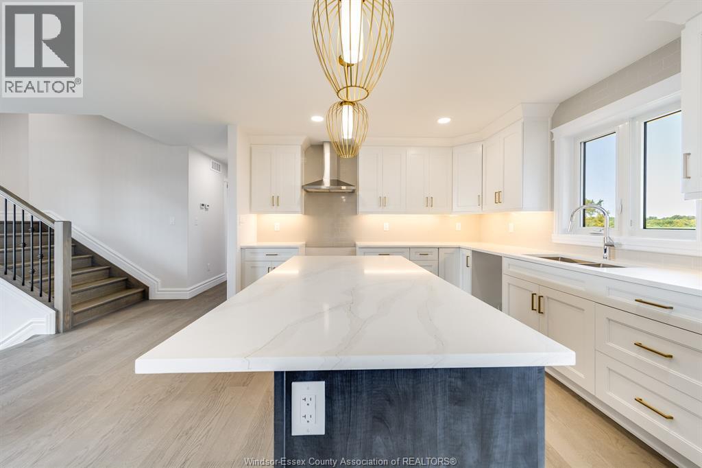 Photo 21 of 629 Summit Street, Lakeshore ON