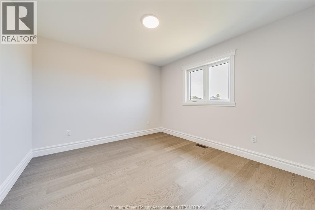 Photo 29 of 629 Summit Street, Lakeshore ON