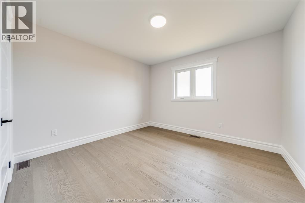 Photo 31 of 629 Summit Street, Lakeshore ON