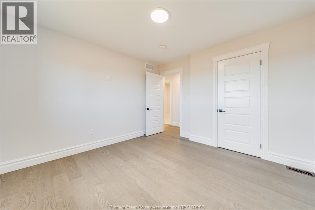 Photo 32 of 629 Summit Street, Lakeshore ON