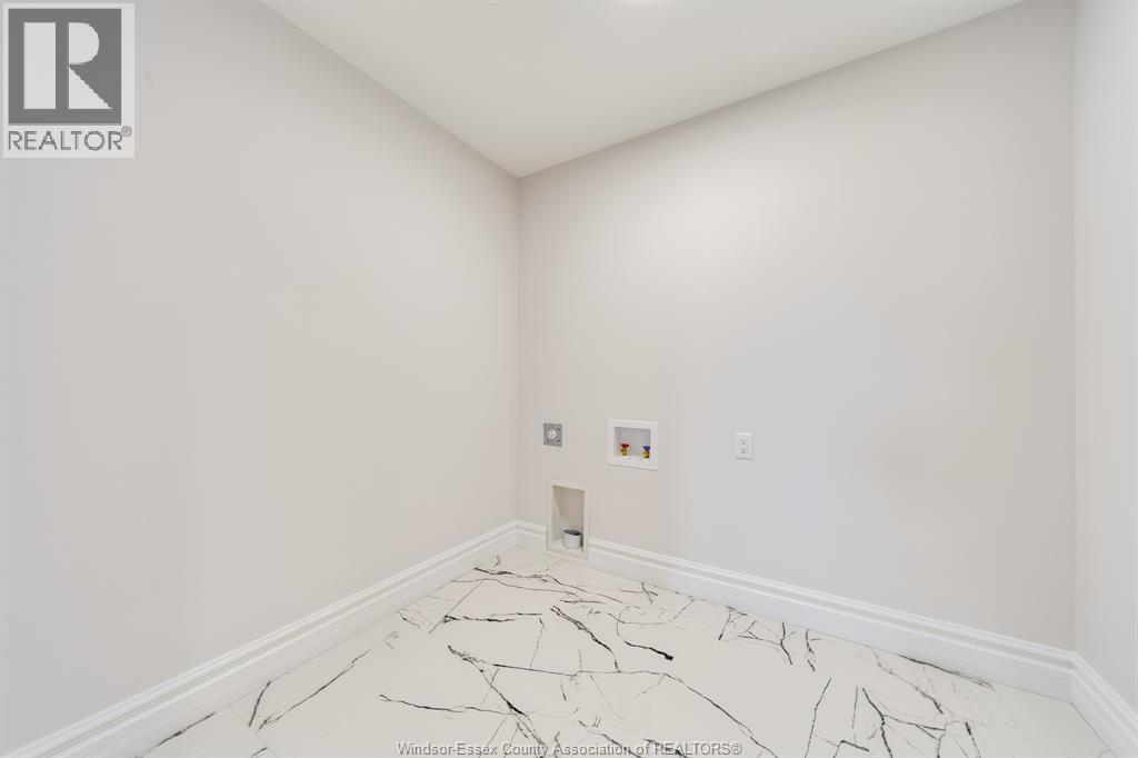 Photo 33 of 629 Summit Street, Lakeshore ON